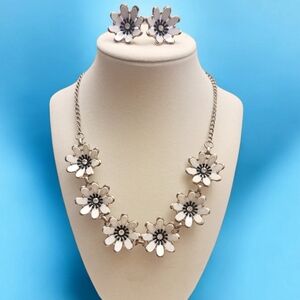 Vtg 60s White Rhinestone Center Daisy Motif Necklace Earring Set Estate …